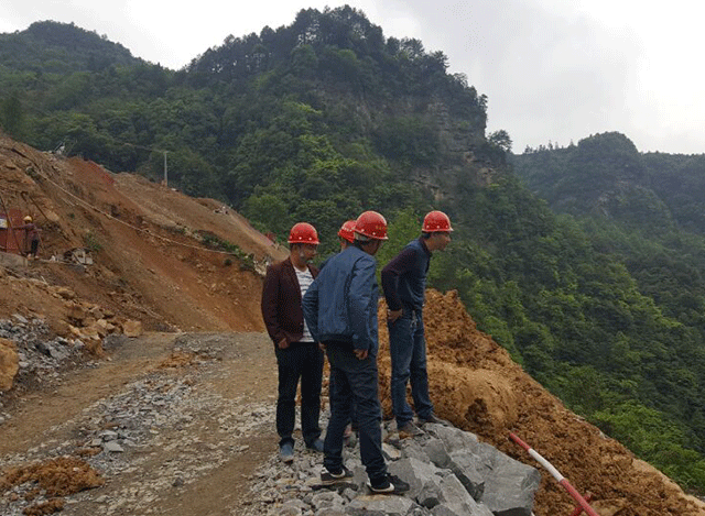 貴州橋梁建設集團有限責任公司（三都至獨山高速公路總承包TJ-2合同段項目經(jīng)理部）